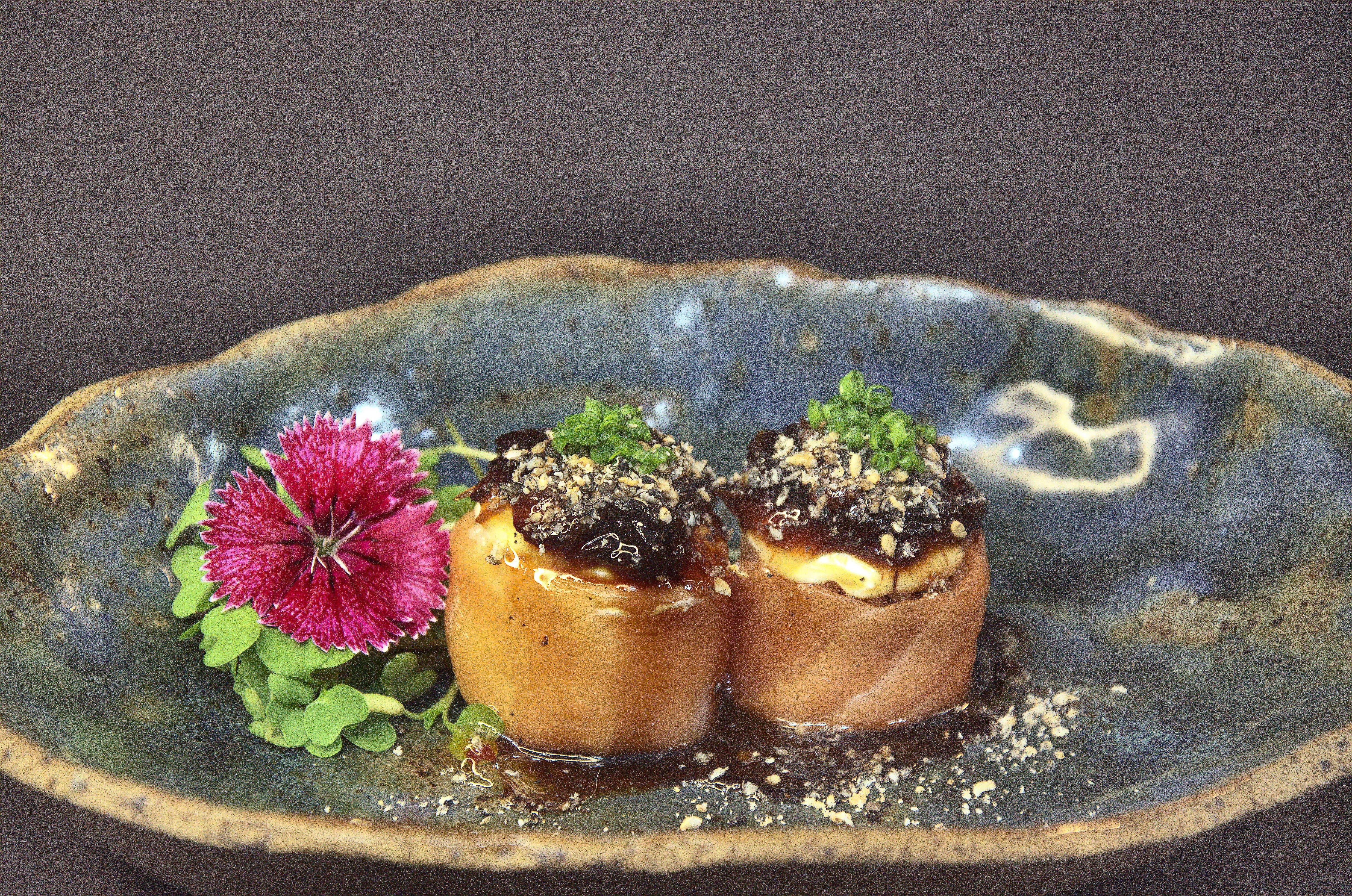 Gunkan de Cebola Caramelizada
